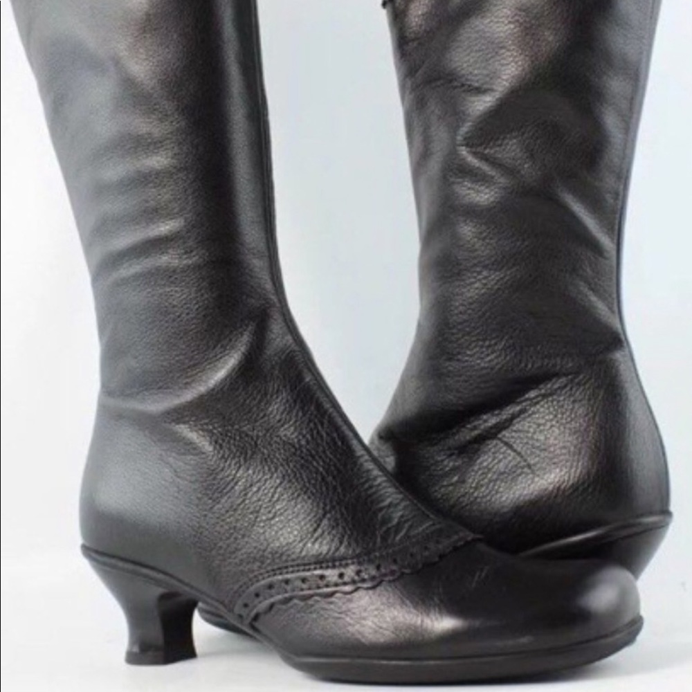 La Canadienne Tahra Leather Boots